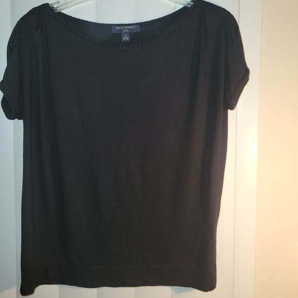 Black top - Picture 2 of 2